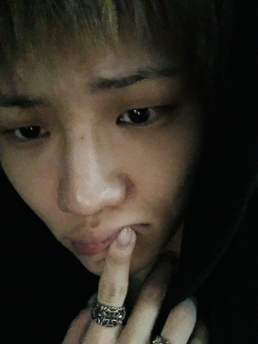 TNX_twt's tweet photo. 흐움🤔

#TNX
#천준혁 #JUNHYEOK https://t.co/vUnM6pvqnB