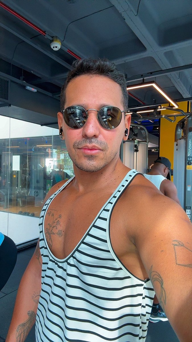 raphadeboa's tweet image. Terçou