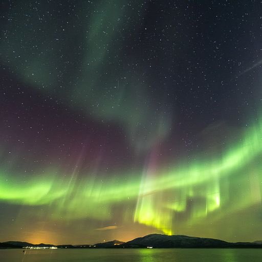 AboveEarthAlert's tweet photo. Aurora ❤️ https://t.co/vFAgDbVlAw