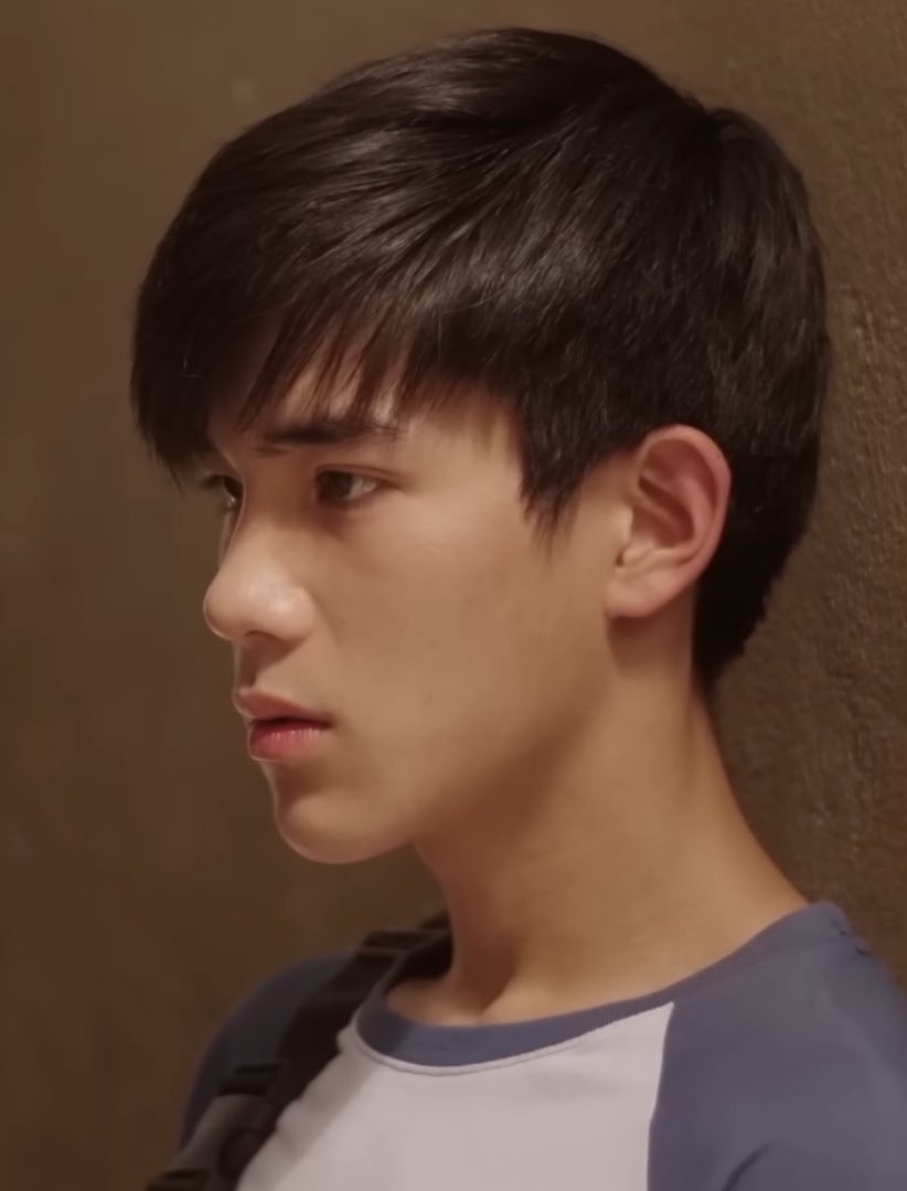 forfotV2trend's tweet image. วันนี้หน้าฟีดมีแต่คนชมการแสดงน้องโฟ้ดเต็มไปหมด ส่วนนี่หลี่หมิงเป็นอีกตัวละครที่ชอบมากน้องโฟ้ดเล่นได้ธรรมชาติและบทมีความเป็นมนุษย์สุดๆ ฉากที่ยืนคุยกับเล้งในตรอกแคบๆแววตาสับสนนี่ก็ทำถึงมากคนเก่งของมัมมุ๋ แต่ใดๆมุมนี้ยัยจิ้มลิ้มมากน่ารัก
@tawattannn
#Fourthnattawat #โฟร์ทณัฐวรรธน์