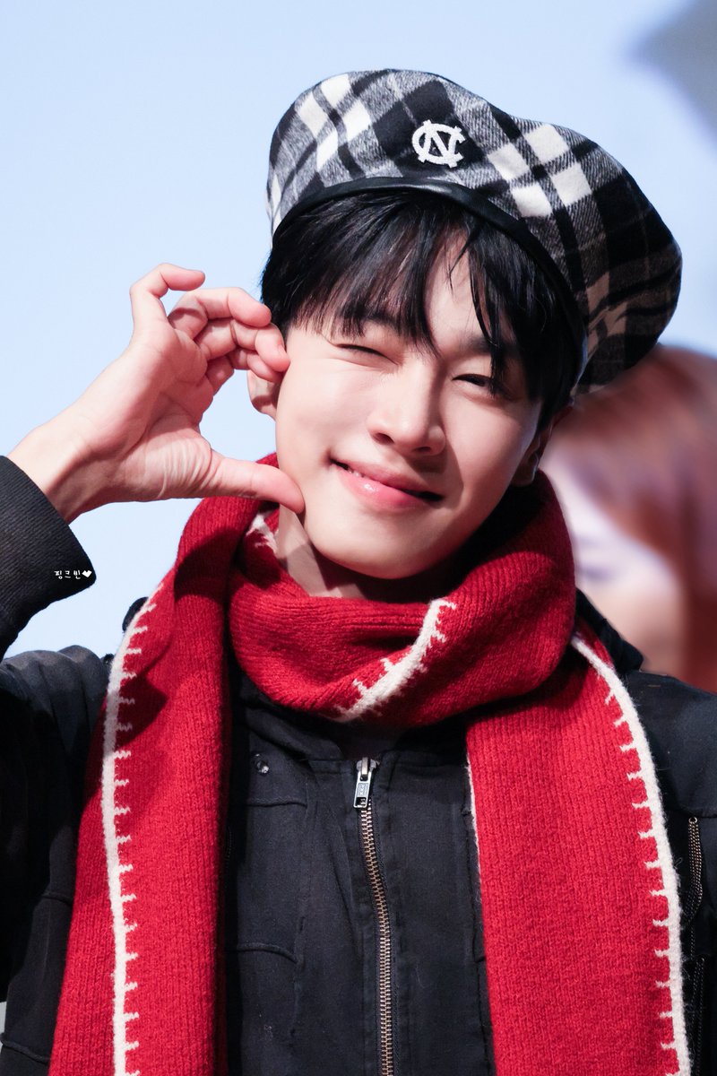 pinkbean_330's tweet photo. 260103 2026 시그 팬싸

윙크 기광 나나나ㅏㅏ😍💕

#이기광 #기광 #LEEGIKWANG
#하이라이트 #HIGHLIGHT 
#비스트 #BEAST
@900_330 https://t.co/W5Pb2WDp4r