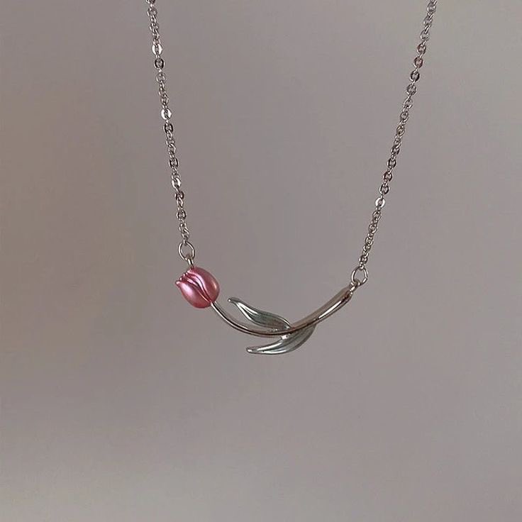 fairyprxncess's tweet photo. Tulip necklace 🌷 https://t.co/o6P6clE7mC