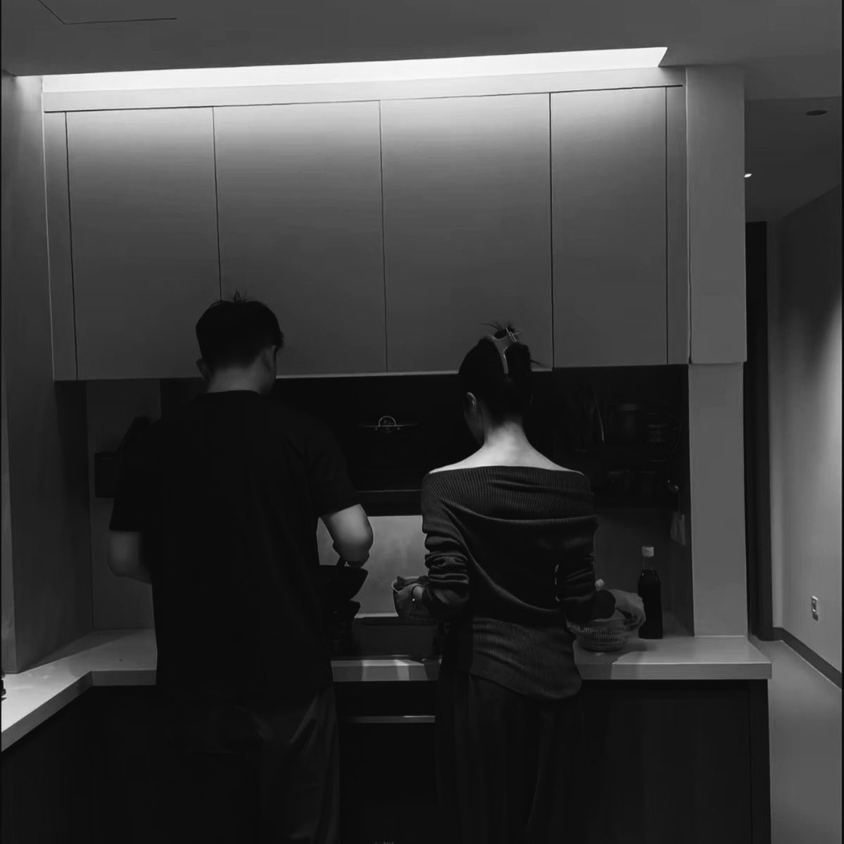 ASHB0RNES's tweet image. Pancakes in progress, karena ada yang bm dari semalam. Gak pakai resep dari 𝘛𝘪𝘬𝘛𝘰𝘬 lagi supaya hasilnya gak ngawur kayak punya Kinan.

Aku sudah cocok join mastersekh belum? @pujarasa 👨‍🍳🥞