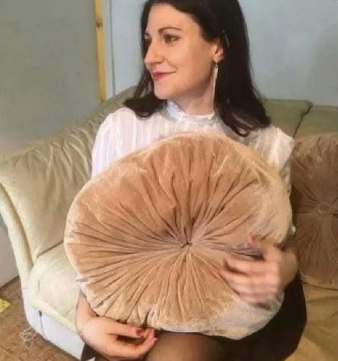 Quand tu as un cadeau pour Bruno Le Maire...