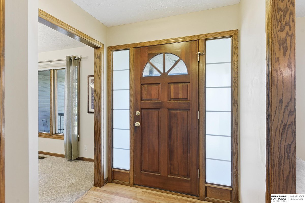 5127 N 135th Avenue, Omaha, NE, 68164
4 bed | 3 bath 2886 Sq. Ft.
Active | 400000
bit.ly/3LaXRCl
Designed for comfortable living and easy entertaining, this updated home checks all the boxes for today's busy households. The warm kitchen features new quartz countertops...