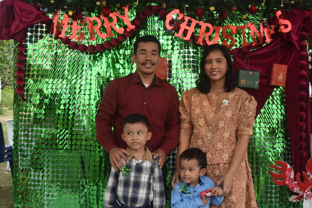 PerzuMunthe's tweet photo. Celebration Christmas Season and New Year https://t.co/yNZxeeSt3U
