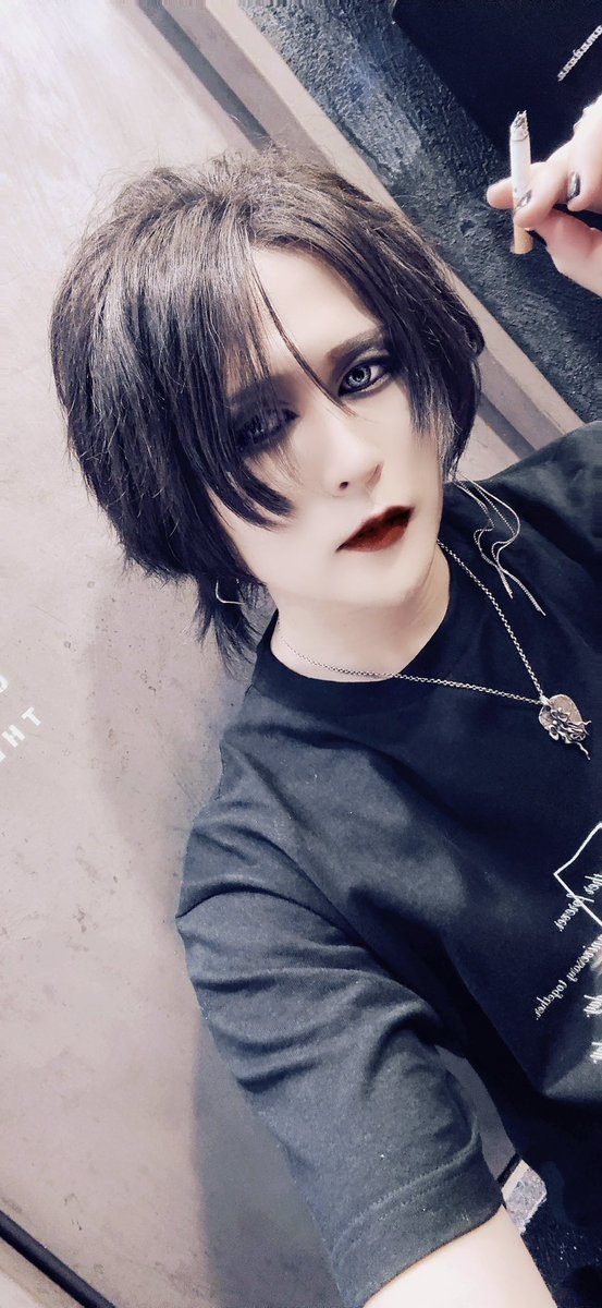 Shin_DLESS's tweet image. 今年1発目のライブがもうすぐですね
君たちはお元気ですか？
あ、あたくしですか？
元気100倍ですわよ