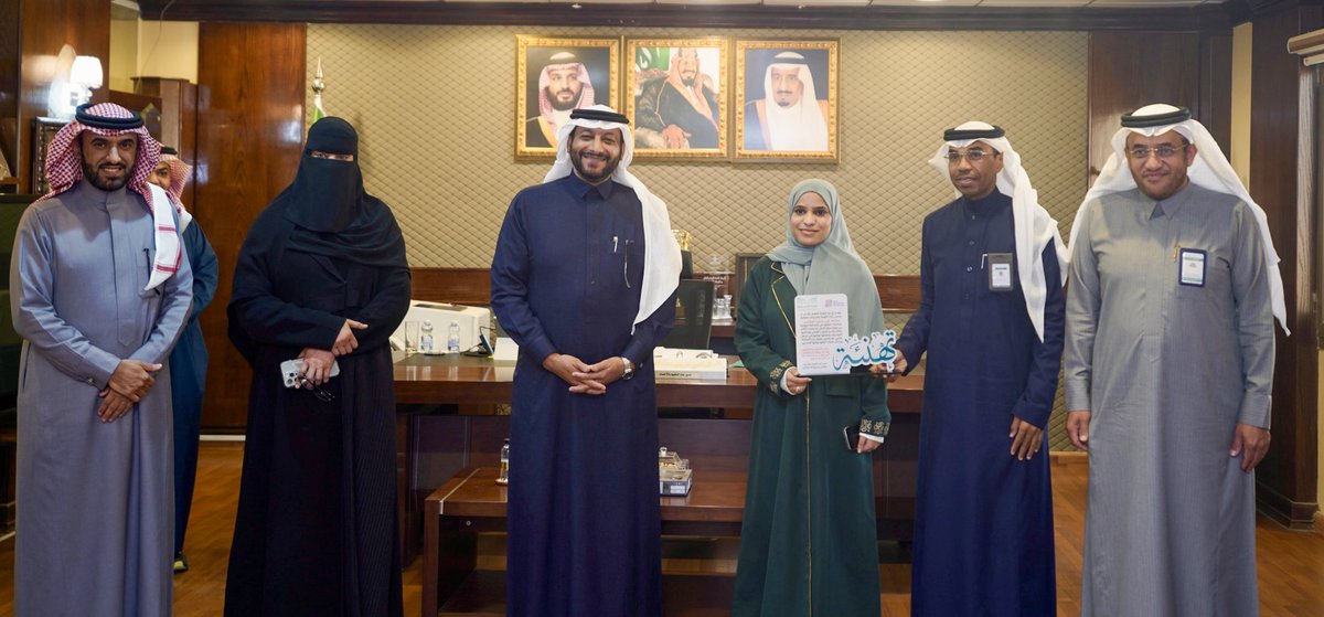 تكريم  | 
مدير عام #تعليم_الأحساء يُكرّم الطلبة الفائزين في معرض سيؤول الدولي للاختراع (SIIF)، بالشراكة مع مؤسسة عبدالمنعم الراشد الإنسانية، تقديرًا لإنجازاتهم وتميزهم في المحافل الدولية.