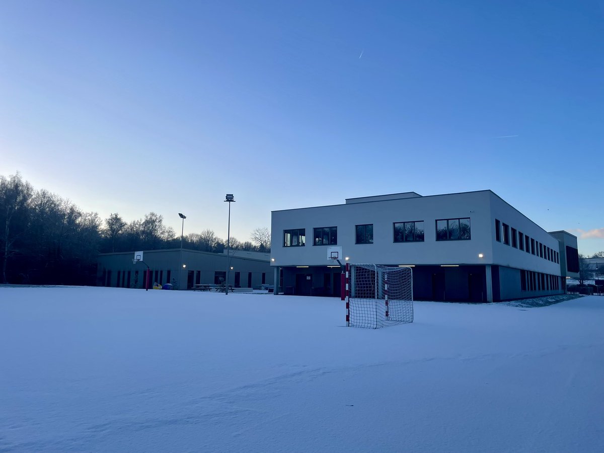 Quand la ❄️ enveloppe le collège <a href="/BroglieCollege/">Collège Maurice de Broglie</a> …
<a href="/ac_normandie/">Académie de Normandie</a> <a href="/dsden27/">DSDEN27</a> <a href="/EureenNormandie/">Département de l’Eure</a>