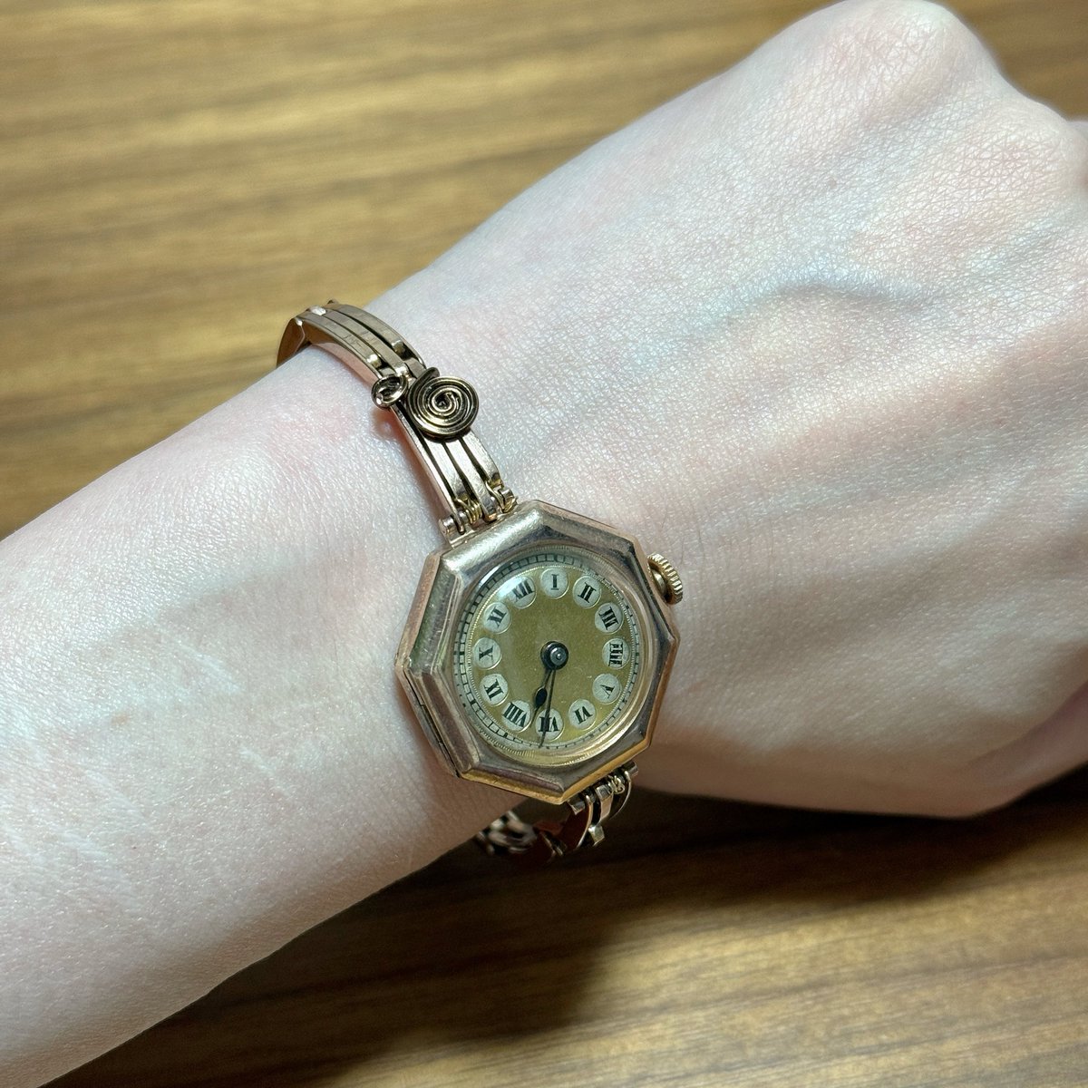壊れてしまっていた手巻きアンティーク腕時計のベルト、ワイヤーワーク