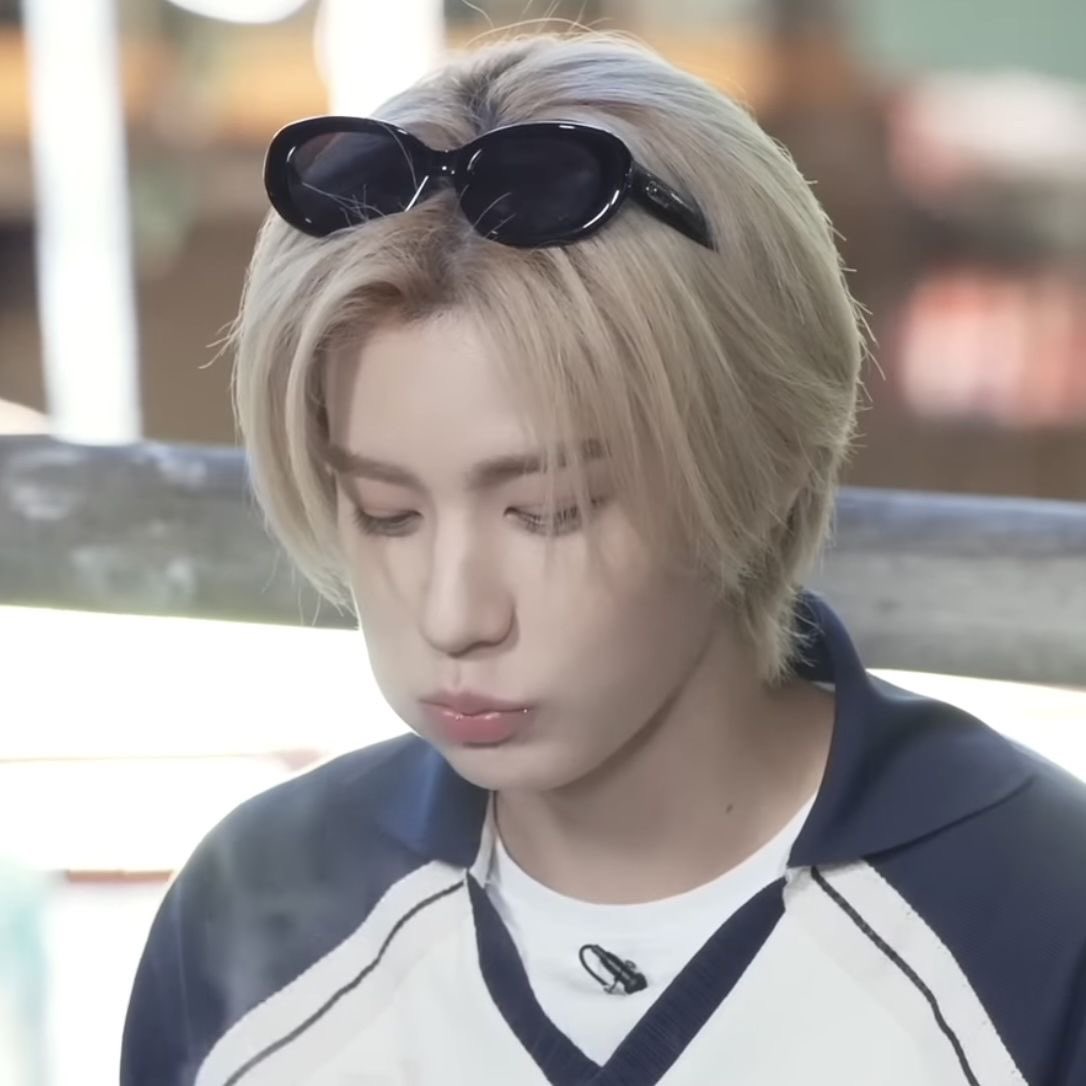 이런 썬글라스 낀 이한이가 좋아