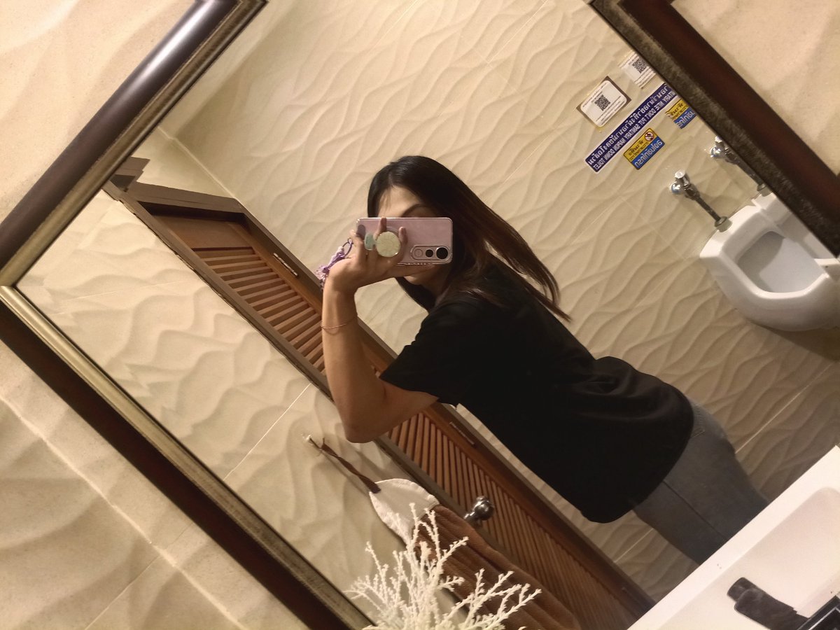 เหงาอ่ะวันนี้
เหมือนจะไม่สบายอยากโดนฉีดยาจัง🤣🤣
#หทัยราษฎร์ #ลําลูกกาคลอง4 #ลำลูกกา
#สุขาภิบาล5 #ออเงิน #สายไหม #ตลาดวงศกร #ตลาดมารวย