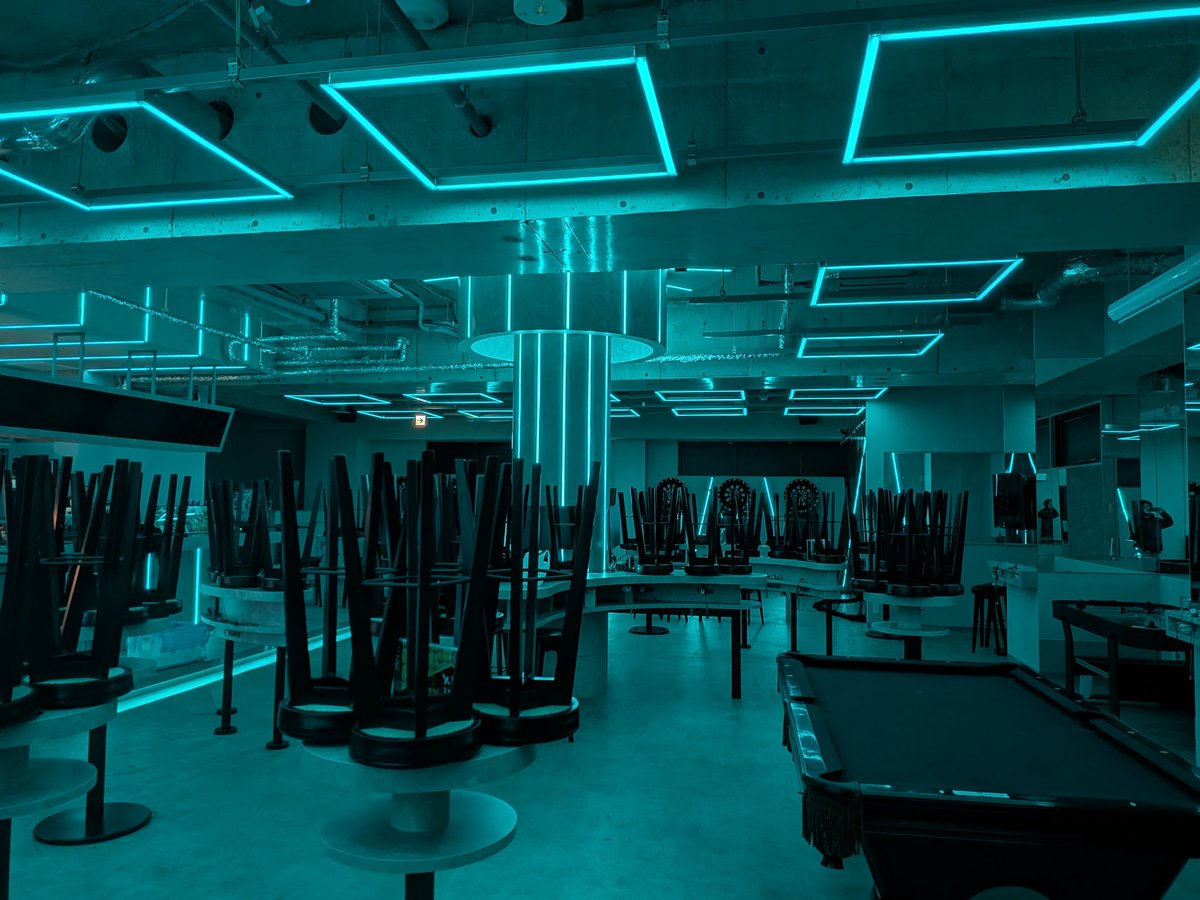 新規で考えてるイベント場所です！
もっと明るくできて色変更も出来ます！！（3箇所違う色とかもできます）
場所は大名なので駅近で便利です！
いいねで反応みてイベント開催検討しますのでよろしくお願いいたします🙇
#コスミク