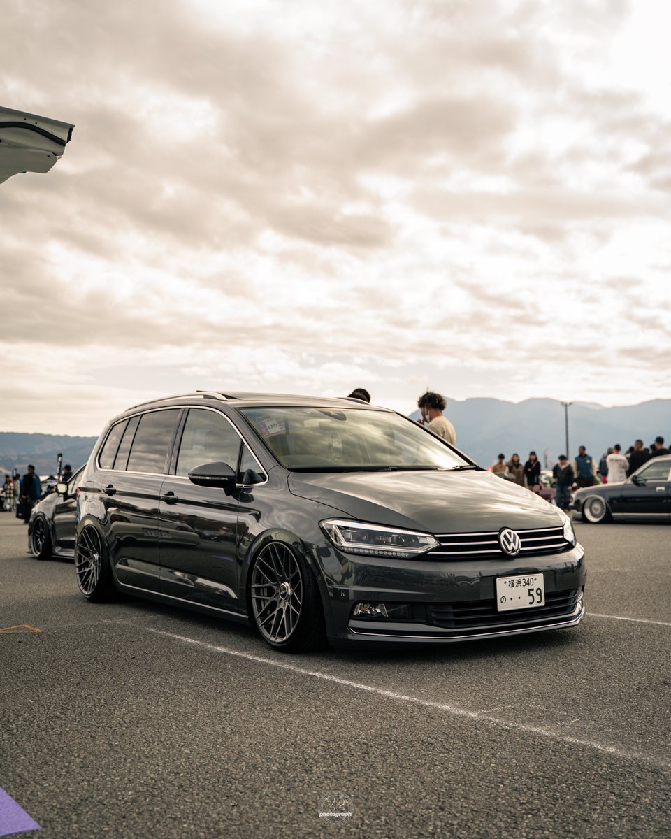 じーつー tweet media