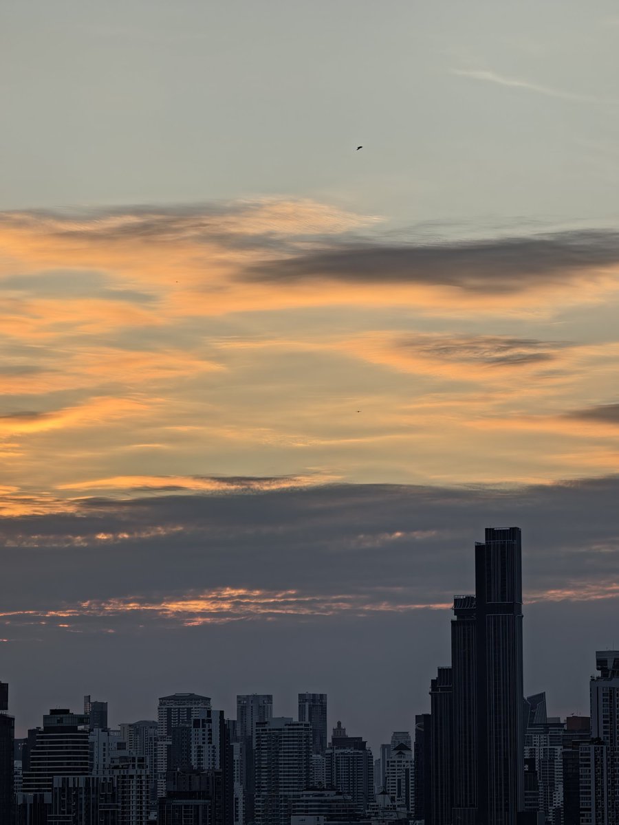 BOHHOT's tweet image. วันนี้ท้องฟ้าสวยจัง 

06/01/2569