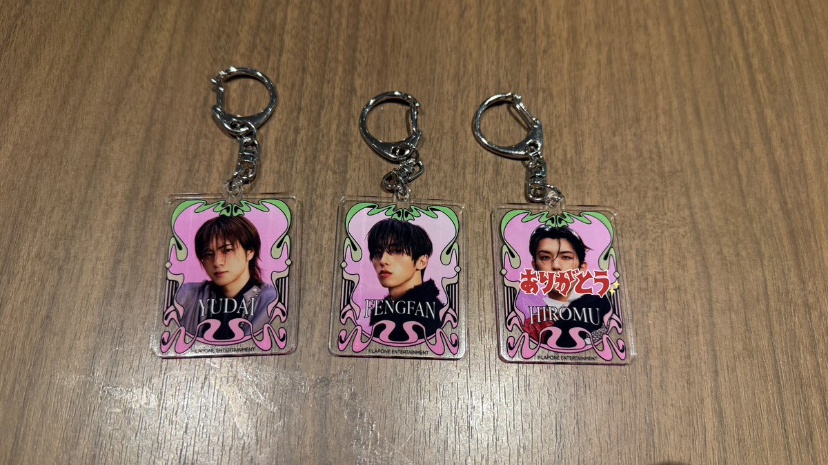kknak888's tweet photo. INI NEW YEAR POPUP STORE 2026 交換

【譲】
アクリルキーホルダー アクキー 佐野 許
缶バッジ 池﨑
IDフォト 池﨑 尾崎 木村 佐野 許 髙塚 田島 藤牧 松田
【求】
ネームキーホルダー 西> 買取
比率違い可🙆🏻

郵送での交換希望です📮
固定ポストを読んだことの証明にいいねしてください
#INI交換 https://t.co/L4SuRDWpSs