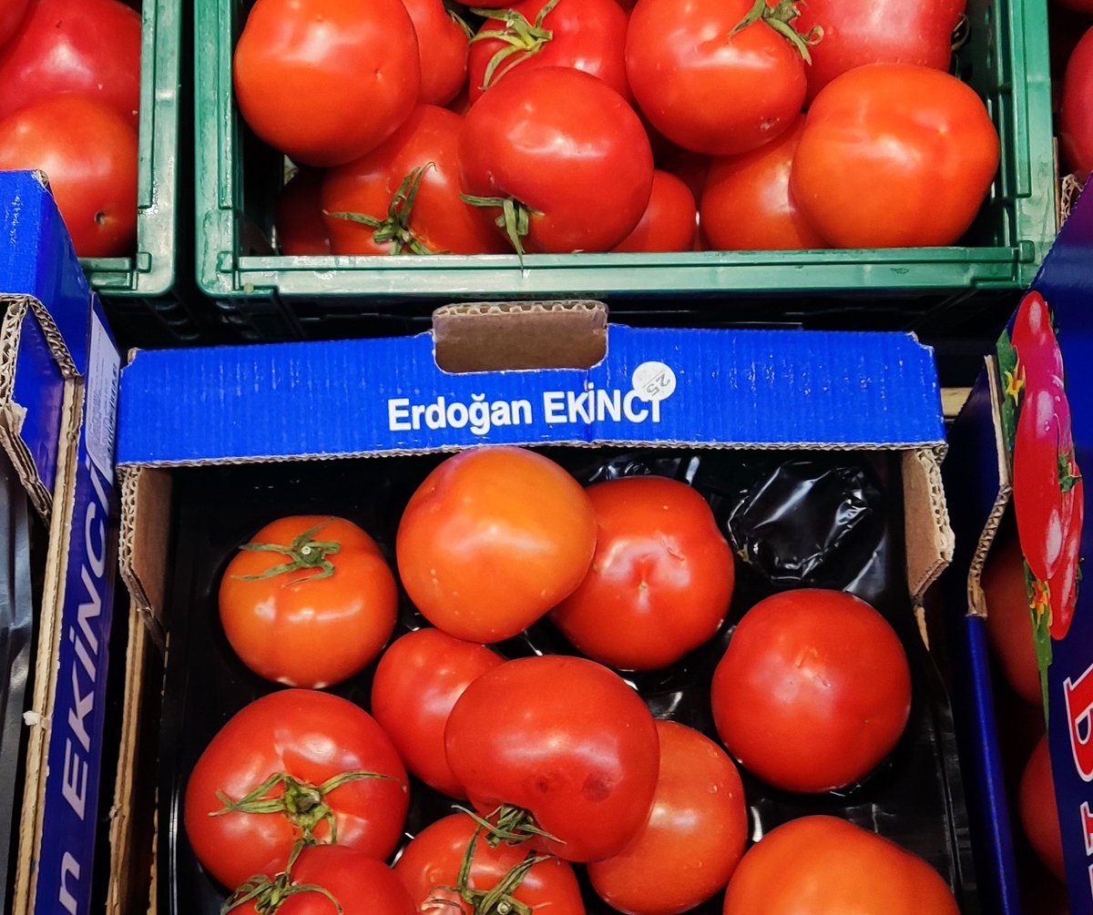 Jel ovo Erdogan gaji paradajz? 😁