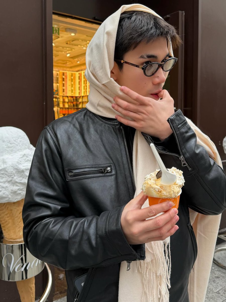 chifyfourth's tweet image. โฟ้ดโฟ้ดกับไอติมของโปรดตลอดไป ไอติมเลิ้บเวอร์ตัวจิงเลยล่ะ 🍦💘

#Fourthnattawat #โฟร์ทณัฐวรรธน์