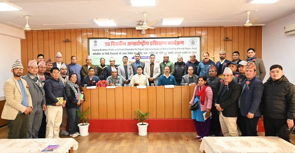 Nauniuniversity's tweet image. 🇮🇳🤝🇳🇵 Strengthening Indo–Nepal cooperation in hill agriculture! A 30-member Nepalese delegation from Karnali, Lumbini, Sudurpashchim &amp;amp; Gandaki attending a 10-day training on apple walnut  &amp;amp; kiwi farming at @nauniuniversity Supported by MEA, GoI @indiainnepal