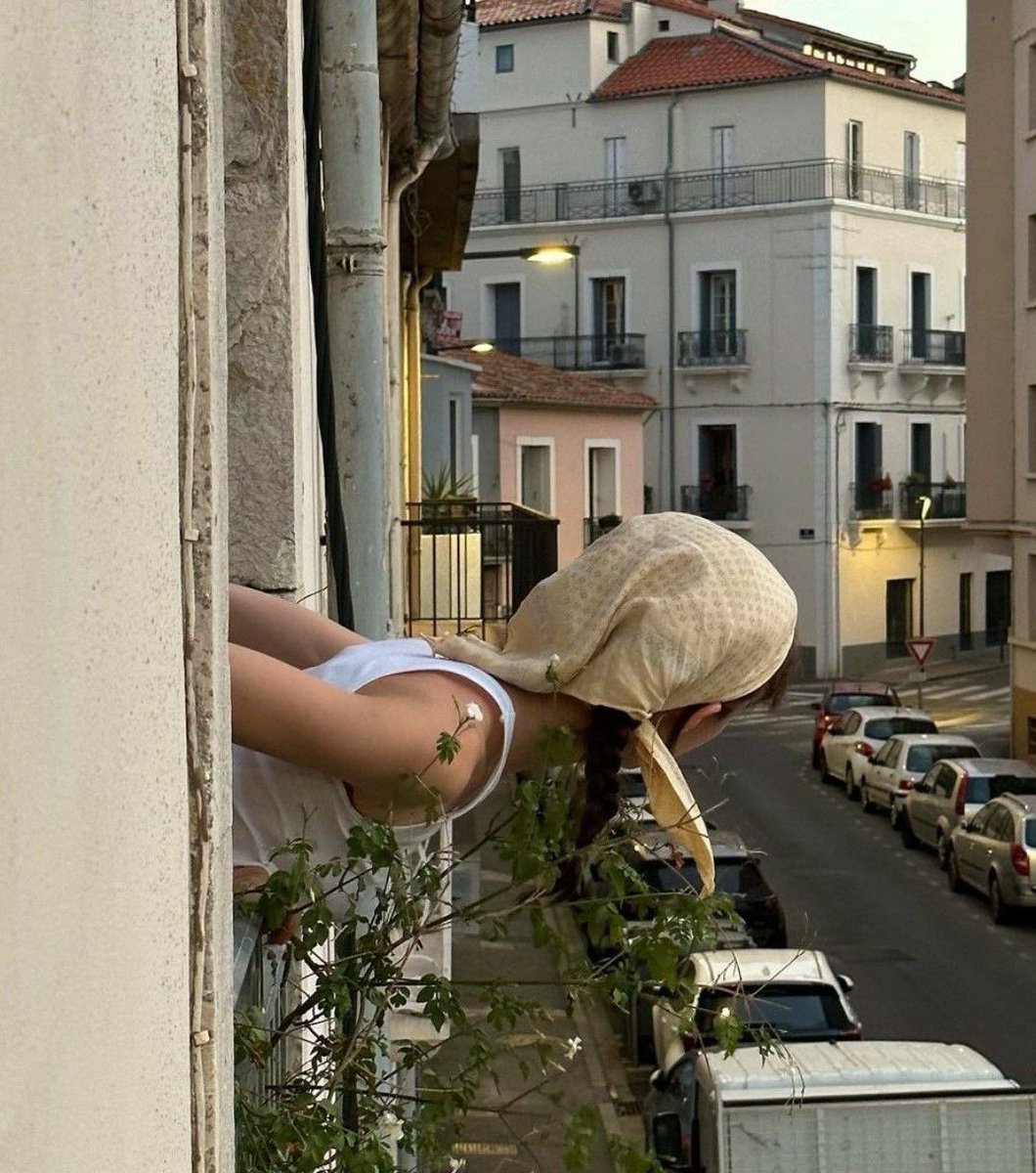 lassybees's tweet image. missing the carefree summer days