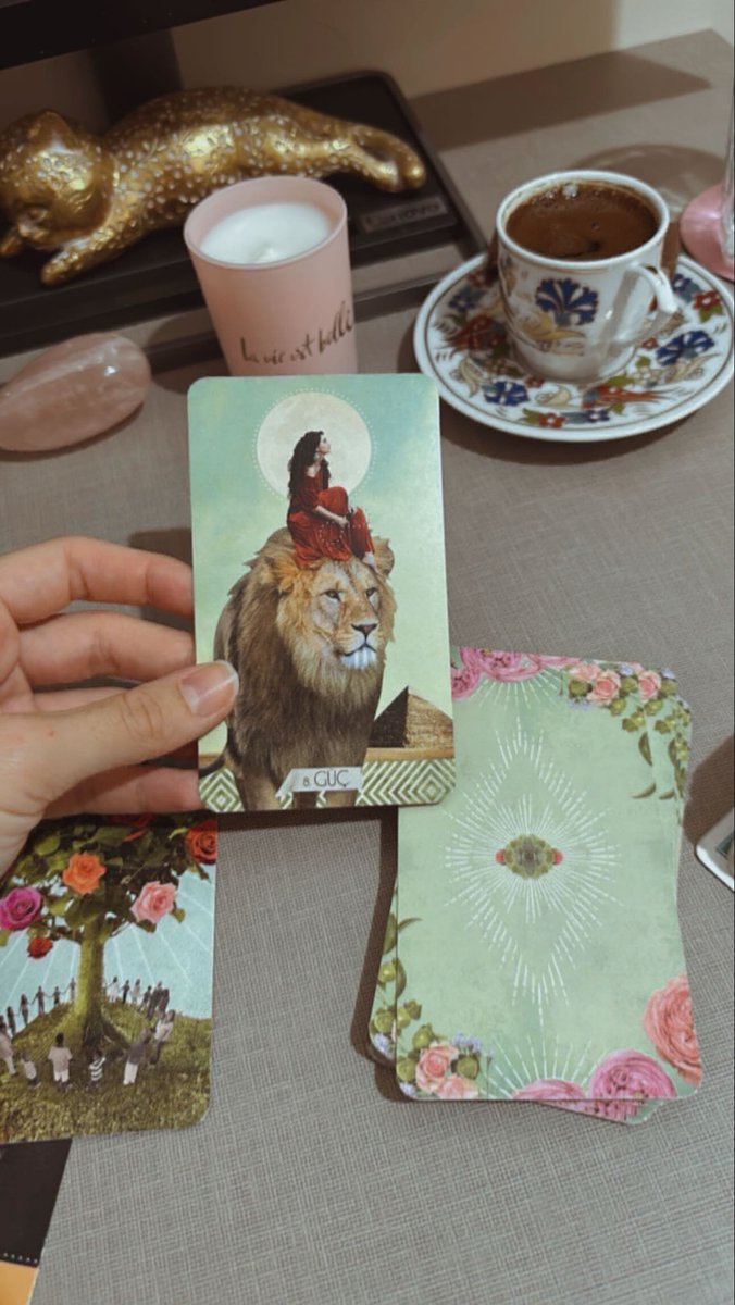Assyranta___'s tweet image. 🪞Tarot, aşk açılımı, ex açılımı, kariyer açılımı,genel açılım ve kahve danışmanlıklarım açıktır, randevu için dm 🤍