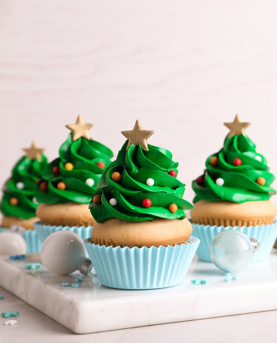 MommysPlaybook's tweet image. 🧁🎄 Turn simple cupcakes into festive Christmas trees! These easy holiday treats are perfect for parties and kid-friendly baking fun.

Recipe 👉 mommysplaybook.com/christmas-tree…

#ChristmasBaking #HolidayCupcakes #ChristmasCupcakes