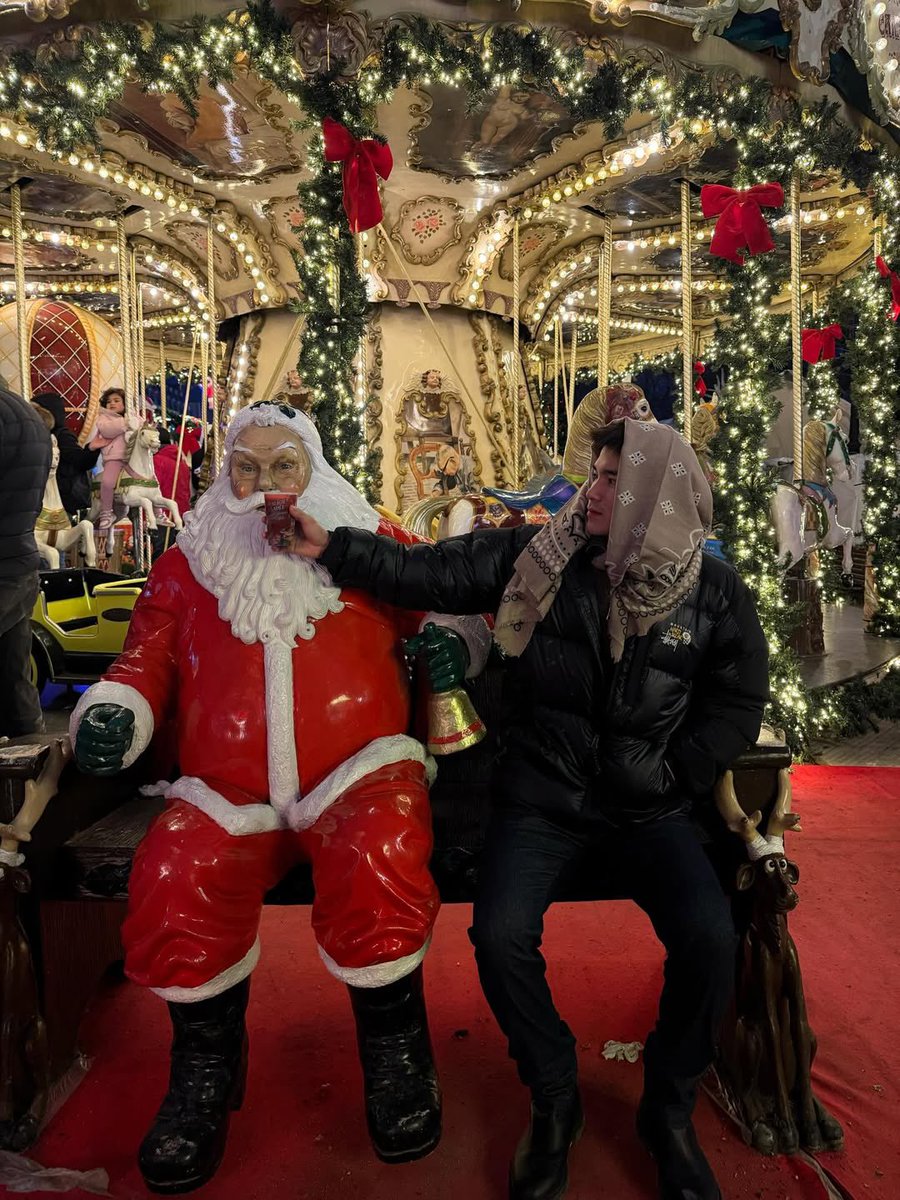 Nong4thsocute's tweet image. คุณโฟ้ดมาลงรูปฝรั่งเศสไวบ์อีกแล้ว น่ารักมากค้างบบ ไวบ์ดีสุดๆ เอนจอยกับทุกอย่าง พร้อมกับการกินไอติมของโปรดในอากาศหนาวอีกแล้ว😚💖🤲🏻 น่ารักมากกก✨🤏🏻🤍🤎

@tawattannn 
#Fourthnattawat #โฟร์ทณัฐวรรธน์