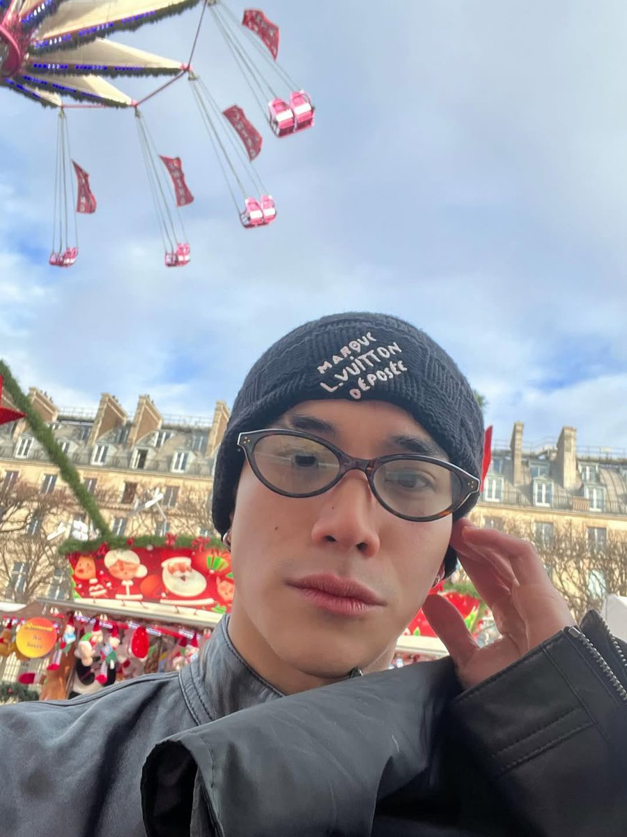 Nong4thsocute's tweet image. คุณโฟ้ดมาลงรูปฝรั่งเศสไวบ์อีกแล้ว น่ารักมากค้างบบ ไวบ์ดีสุดๆ เอนจอยกับทุกอย่าง พร้อมกับการกินไอติมของโปรดในอากาศหนาวอีกแล้ว😚💖🤲🏻 น่ารักมากกก✨🤏🏻🤍🤎

@tawattannn 
#Fourthnattawat #โฟร์ทณัฐวรรธน์