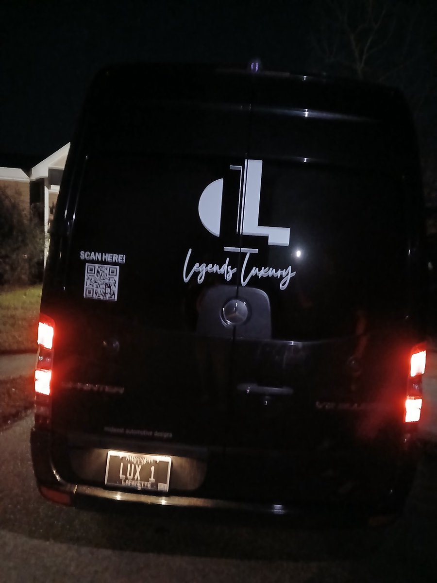 ShauneHoliday's tweet photo. Big @Isaiah_Zay73 on a new journey. 6’6 320 big man riding in style with Legends Luxury Rides!!!
@Marcusdent93 https://t.co/Hin0svZO08