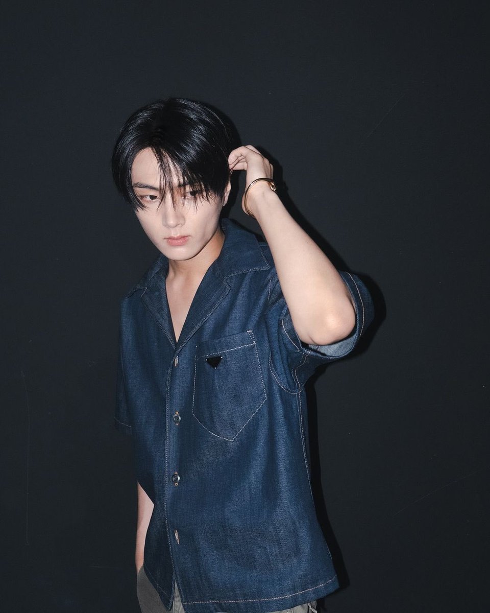 He speaks of black, a shade that has long defined him, known widely by the nickname black cat, casually updating his social media with nothing more than the caption “black.”