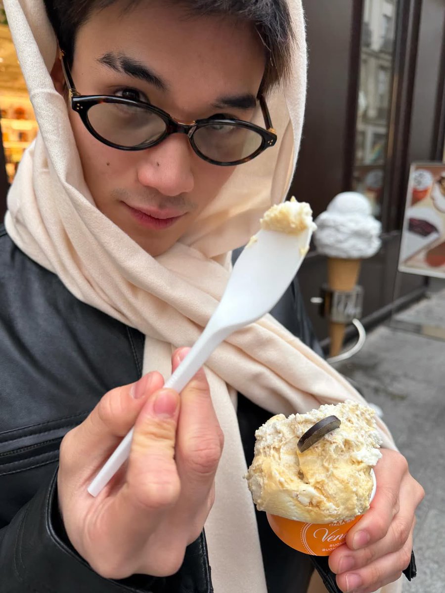 Fourth_Fashion's tweet image. สุดหล่ออร่อยมั้ยคั้บบบบบ หนาวแค่ไหนหนูไม่หวั่น หนูจะกินไอติมสุดโปรดดดดด 🍨😍🤪

@tawattannn
#Fourthnattawat #โฟร์ทณัฐวรรธน์