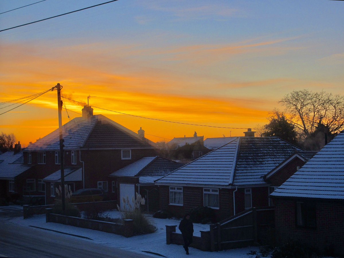 Temperature -6.5°c at sunrise, this morning from Waterbeach…<a href="/StormHour/">#StormHour</a>