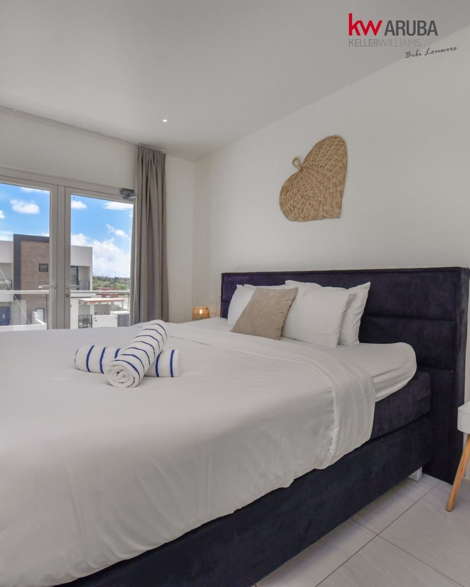 𝐌𝐚𝐭𝐨𝐠𝐞𝐫𝐚𝐢 𝟔 🏡
2 mirrored duplex homes + 1-bed apartment on 949 m². Each duplex has a private pool + spa pool w/ jets, 3 beds, open living/kitchen, garage &amp; laundry. 

401,5 m² build-up | 💲1.149.000 USD

📞 +297 569 7343
📧 Bibi.louwers@kw-aruba.com