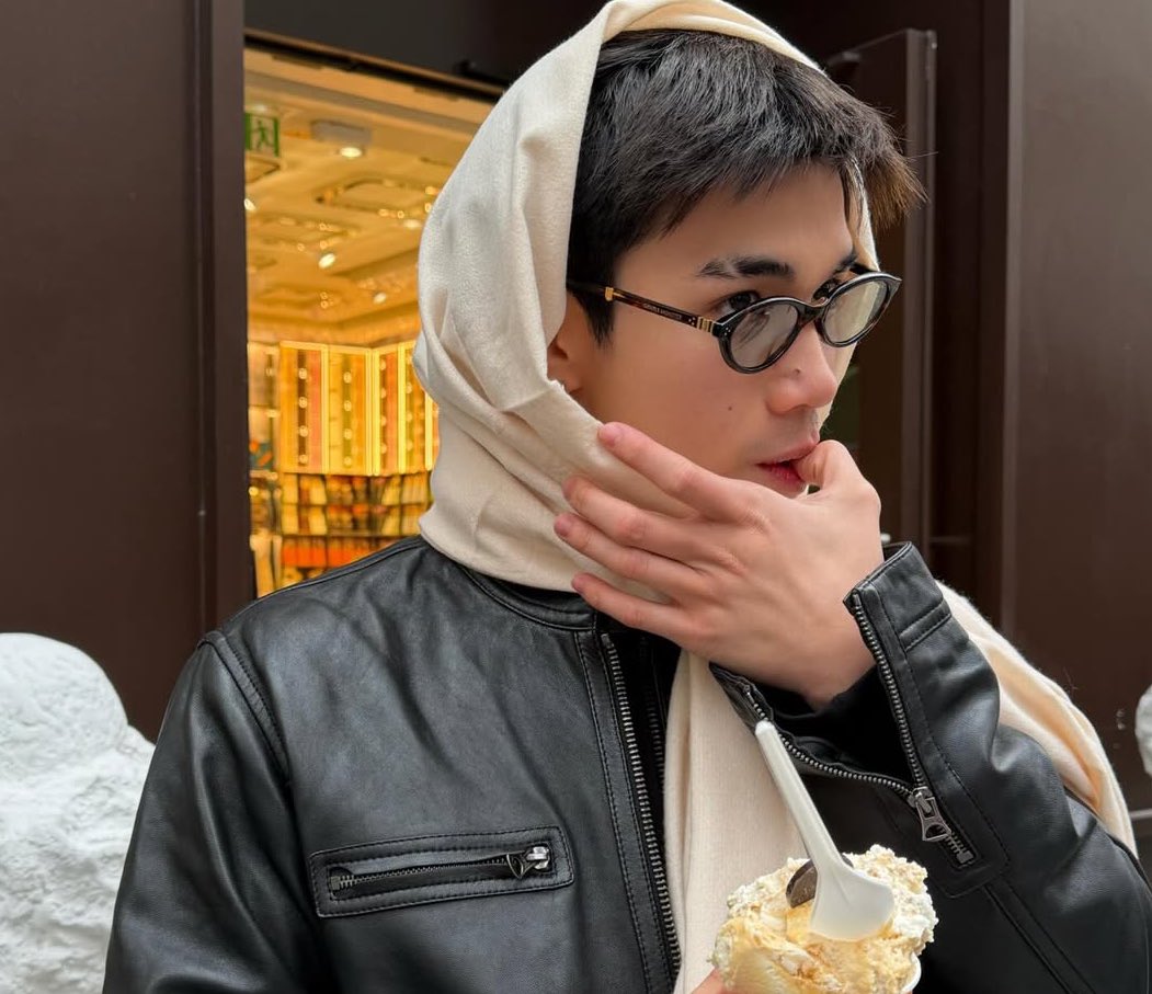 jenornn's tweet image. 🍦☘️ ทับใจรูปมาก รูปเซ็ตนี้น้องโฟ้ดน่ารักม๊ากกกก อีทของรักของโปรดของนุโฟ้ดดดรูปออกมาน่ารักทุกรูป💗💗 ชอบความเอาผ้ามาคลุมหัวง่ะะ หนูน้อยกับผ้า โคตรจะโซคิ้วว💗💘🫶🏻⭐️☘️🐈🫶🏻

#Fourthnattawat #โฟร์ทณัฐวรรธน์