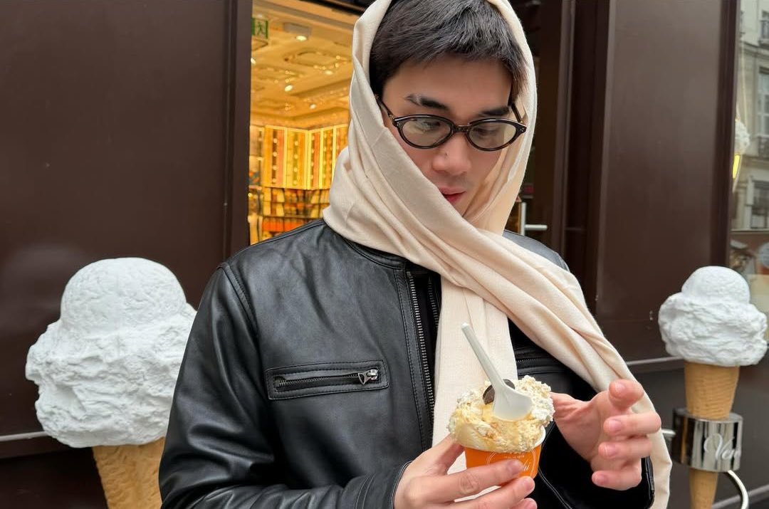 jenornn's tweet image. 🍦☘️ ทับใจรูปมาก รูปเซ็ตนี้น้องโฟ้ดน่ารักม๊ากกกก อีทของรักของโปรดของนุโฟ้ดดดรูปออกมาน่ารักทุกรูป💗💗 ชอบความเอาผ้ามาคลุมหัวง่ะะ หนูน้อยกับผ้า โคตรจะโซคิ้วว💗💘🫶🏻⭐️☘️🐈🫶🏻

#Fourthnattawat #โฟร์ทณัฐวรรธน์