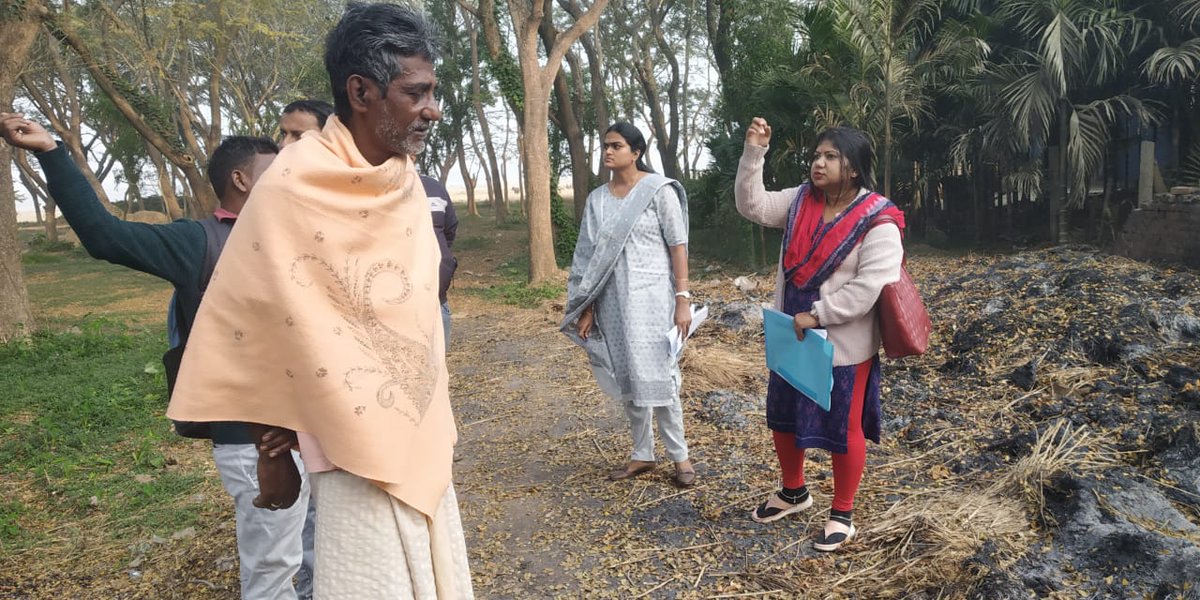 TBiridi's tweet photo. Tahasildar &amp; Agriculture officer Biridi on their visit to a fire demolished crop field at Basandara village on the presence of RI purana. https://t.co/qnoEnMIK0G