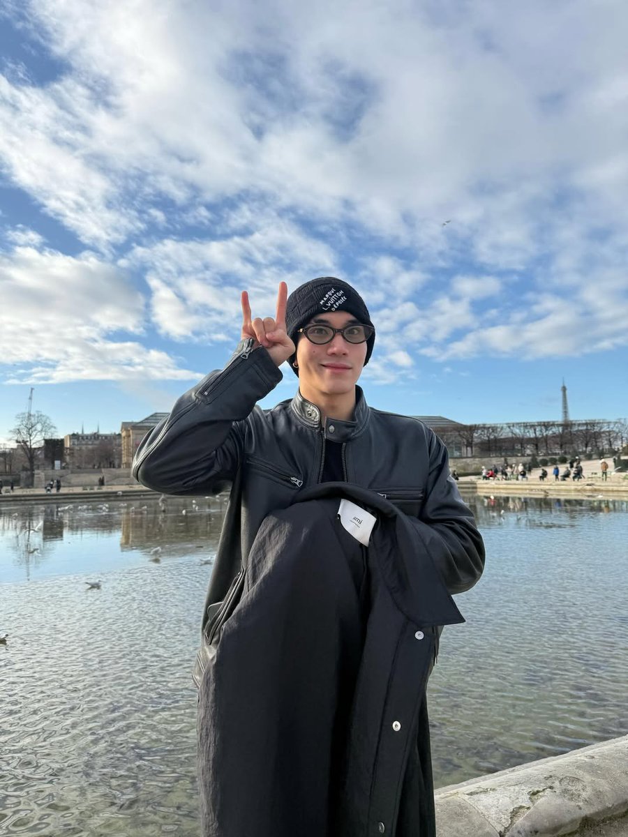 ForSupFourth's tweet image. Paris isn’t the same w/o uu

2026-01-06
[Update IG] fourth.ig

@tawattannn
#Fourthnattawat #โฟร์ทณัฐวรรธน์
