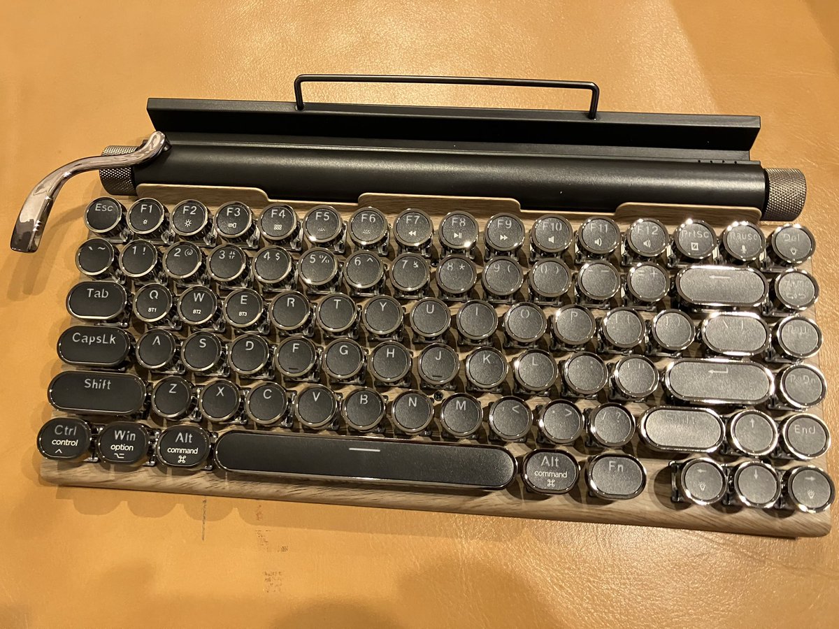 ときめも　ライター タイプライター形キーボードが売ってたのでつい これでまるで暗号機