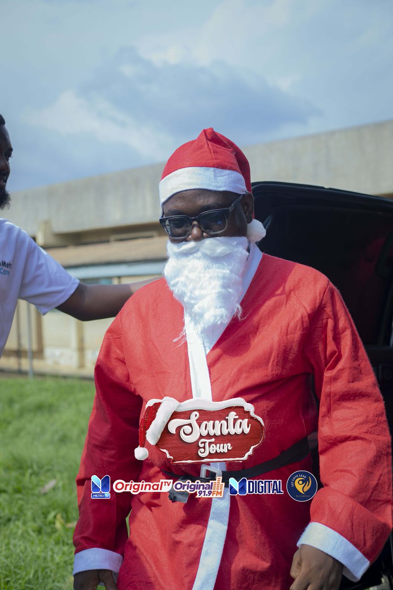 metrotvgh's tweet photo. Spreading love, smiles, and Christmas cheer at Suhum Government Hospital ๐โค๏ธ
The Santa Tour was all about giving and making moments count. ๐
#SantaTour #MetroCares #MetroTV https://t.co/BIjZGNVO6d