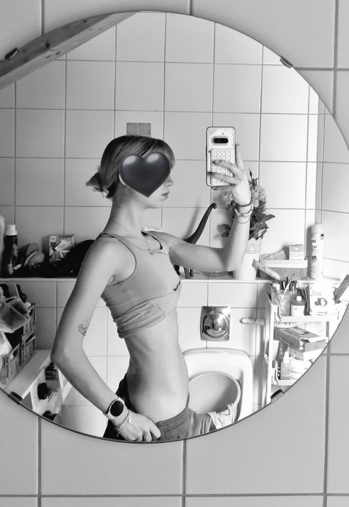 lsabe11's tweet image. I'm trying, but I just messed up so hard and let myself go (⁠*⁠・⁠～⁠・⁠*⁠)