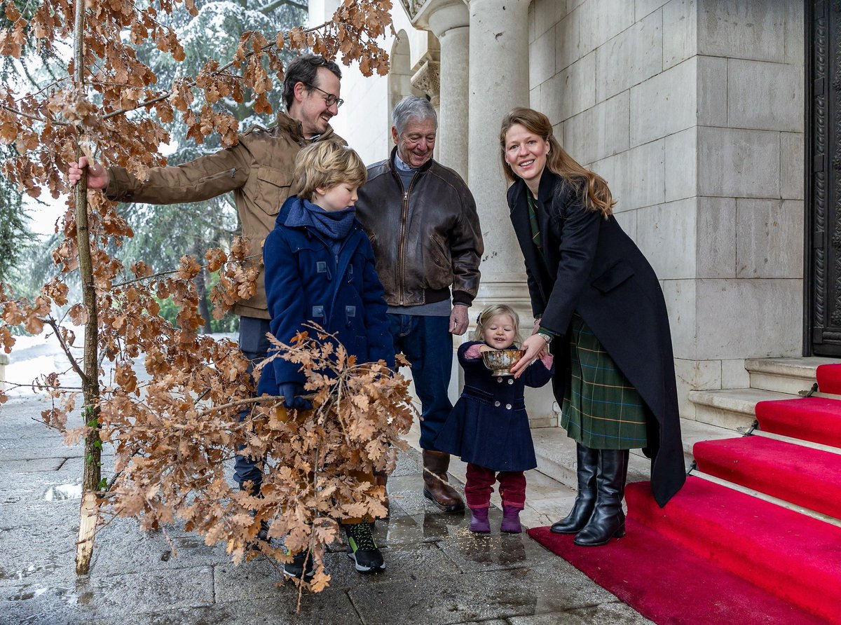 Филип Карађорђевић tweet media