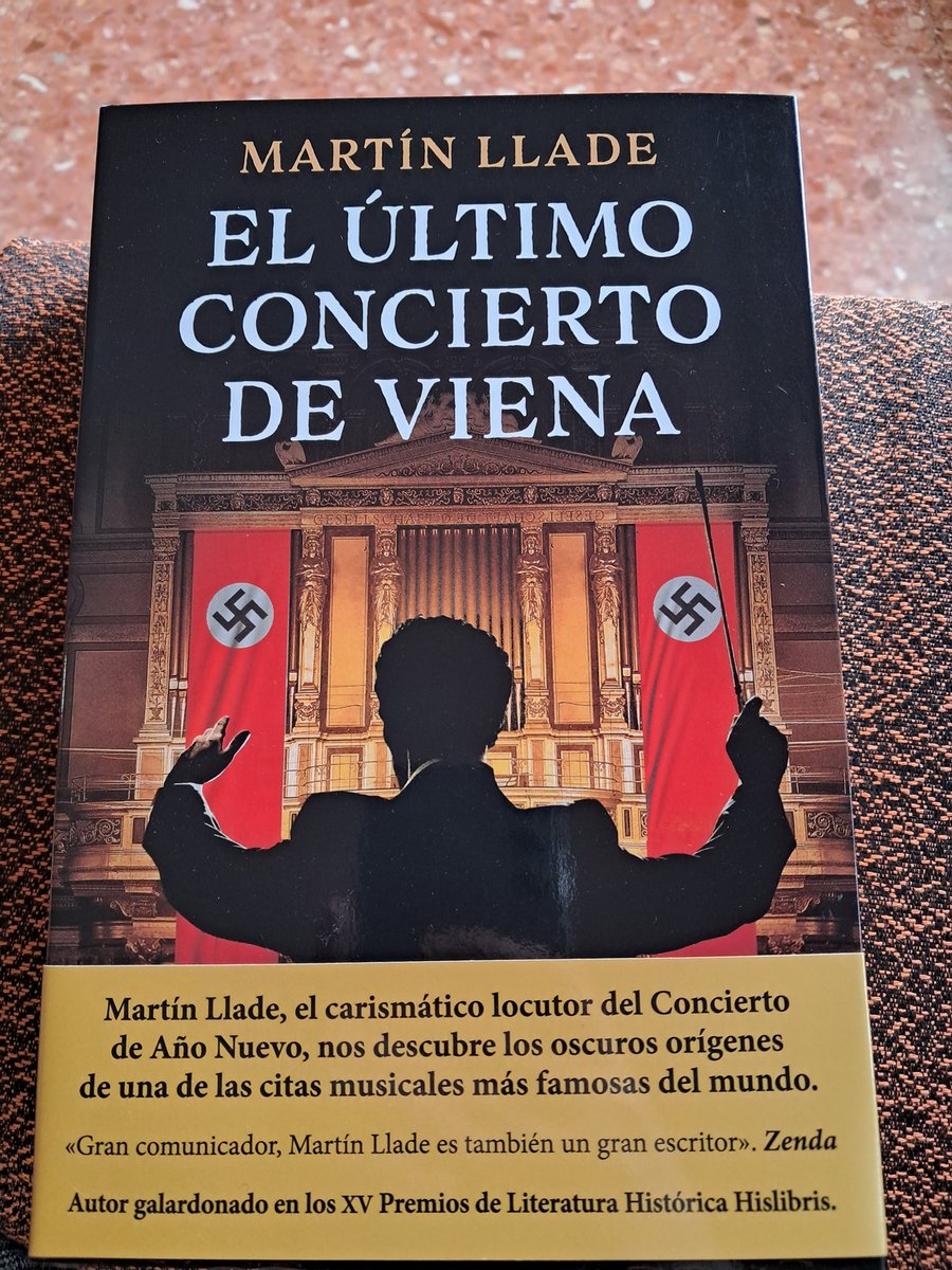 mariambv16's tweet photo. Por fin lo tengo, @martinllade hoy mismo empiezo a leerlo. Qué ganas!! https://t.co/PQH8ZUEhKI