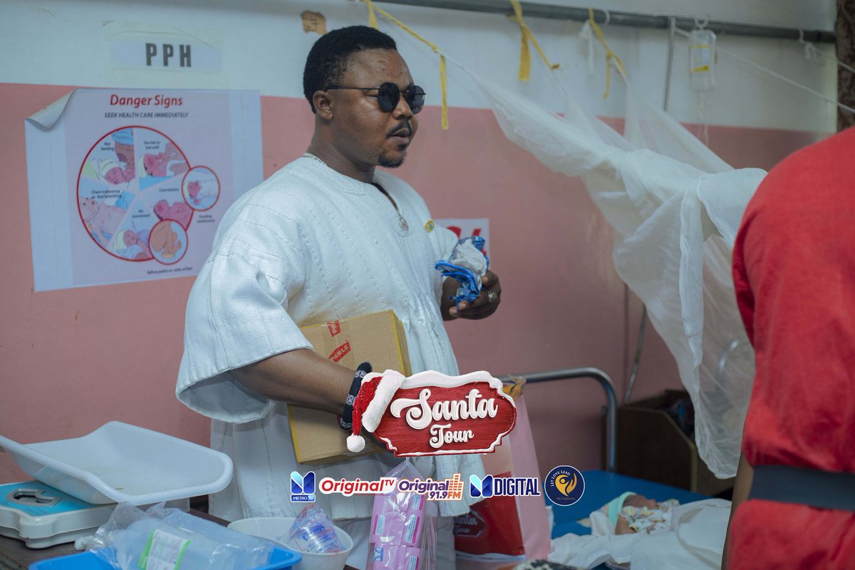 metrotvgh's tweet photo. Spreading love, smiles, and Christmas cheer at Suhum Government Hospital ๐โค๏ธ
The Santa Tour was all about giving and making moments count. ๐
#SantaTour #MetroCares #MetroTV https://t.co/UVhHHdBguL