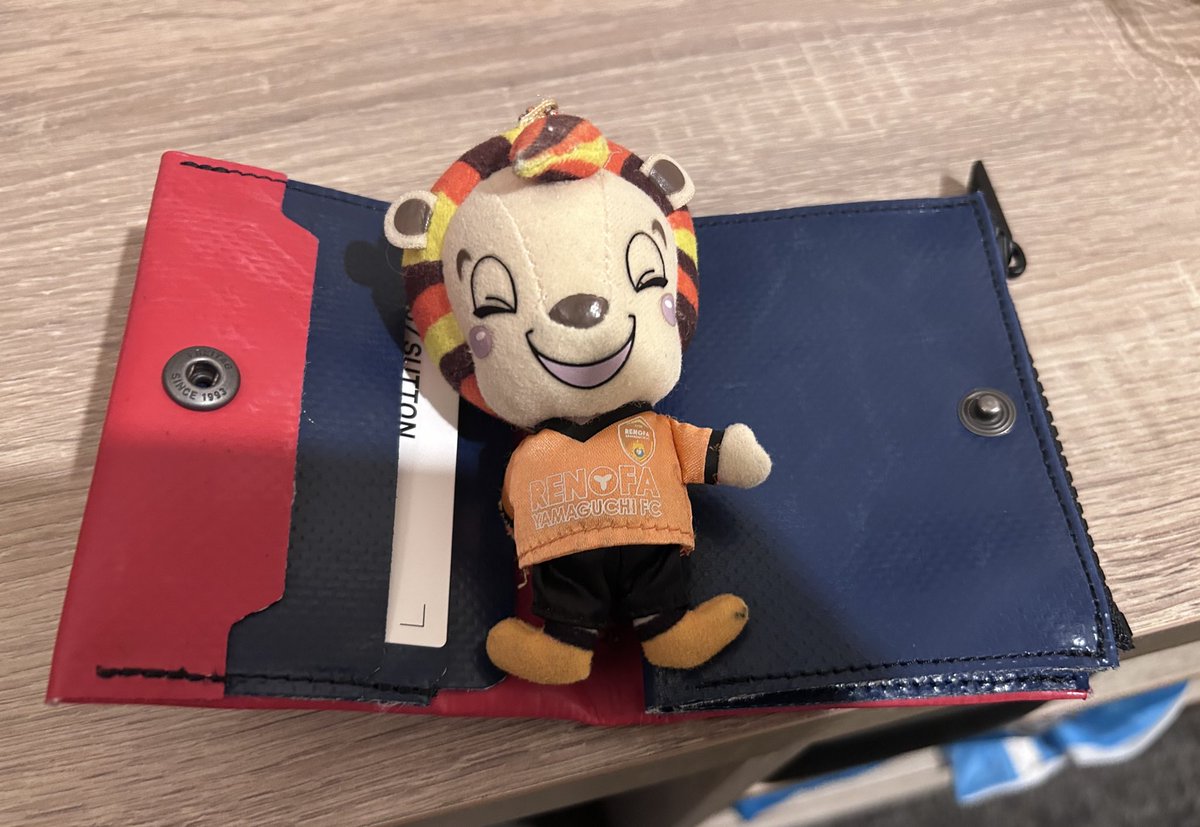 財布を就職祝い兼誕生日プレゼントに自分へ。 親父や兄が財布や職場用