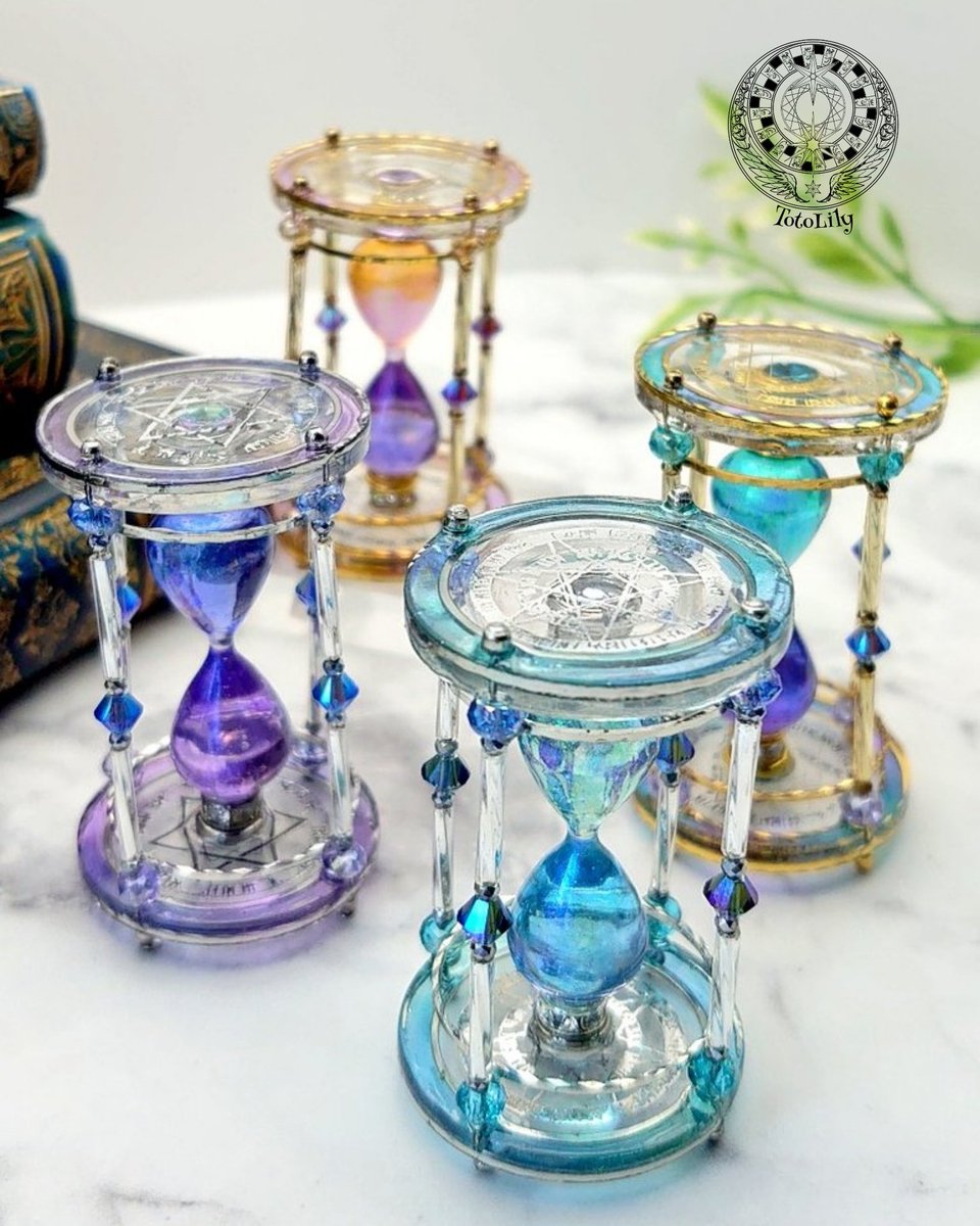 #色めき立つドキドキの魔法
透明感とグラデーションの魔法の砂時計⌛️✨️