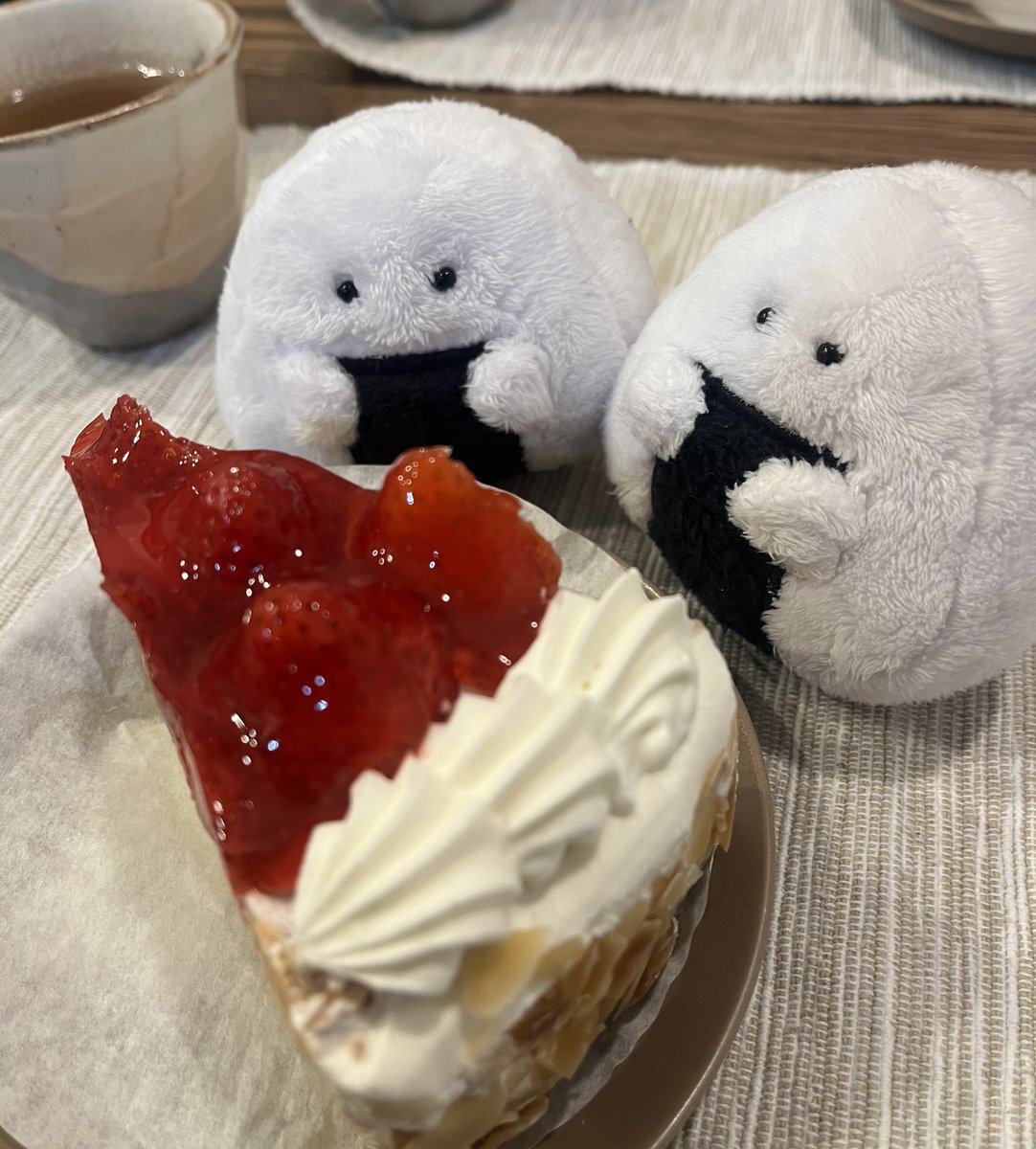 おにぎりさん No.1232 『おにぎりとサンドウィッチ』 | Hanako Web