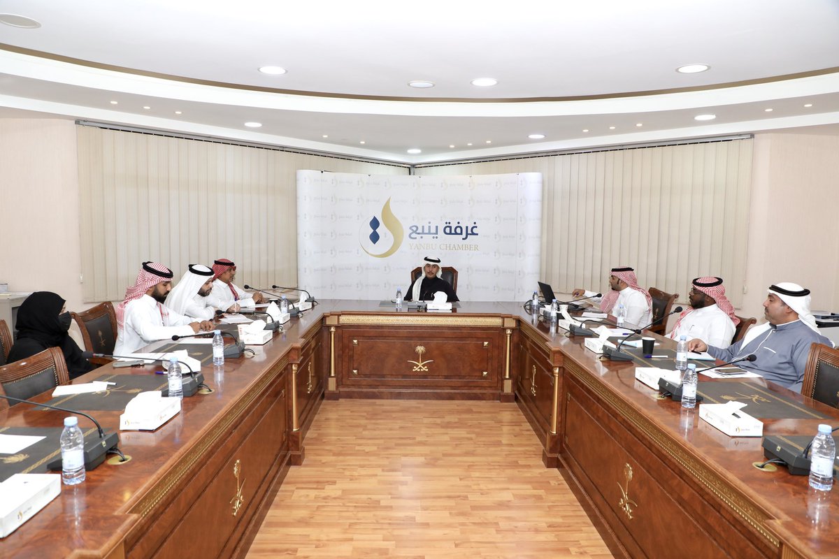 عقدت اللجنة السياحية بـ #غرفة_ينبع اجتماعها الثالث برئاسة أ. عمار ياسر النزاوي، وبحضور عدد من الأعضاء، حيث جرى استعراض خطة وأهداف اللجنة لتعزيز دورها في تطوير القطاع السياحي، ومناقشة البنود المدرجة على جدول الأعمال.