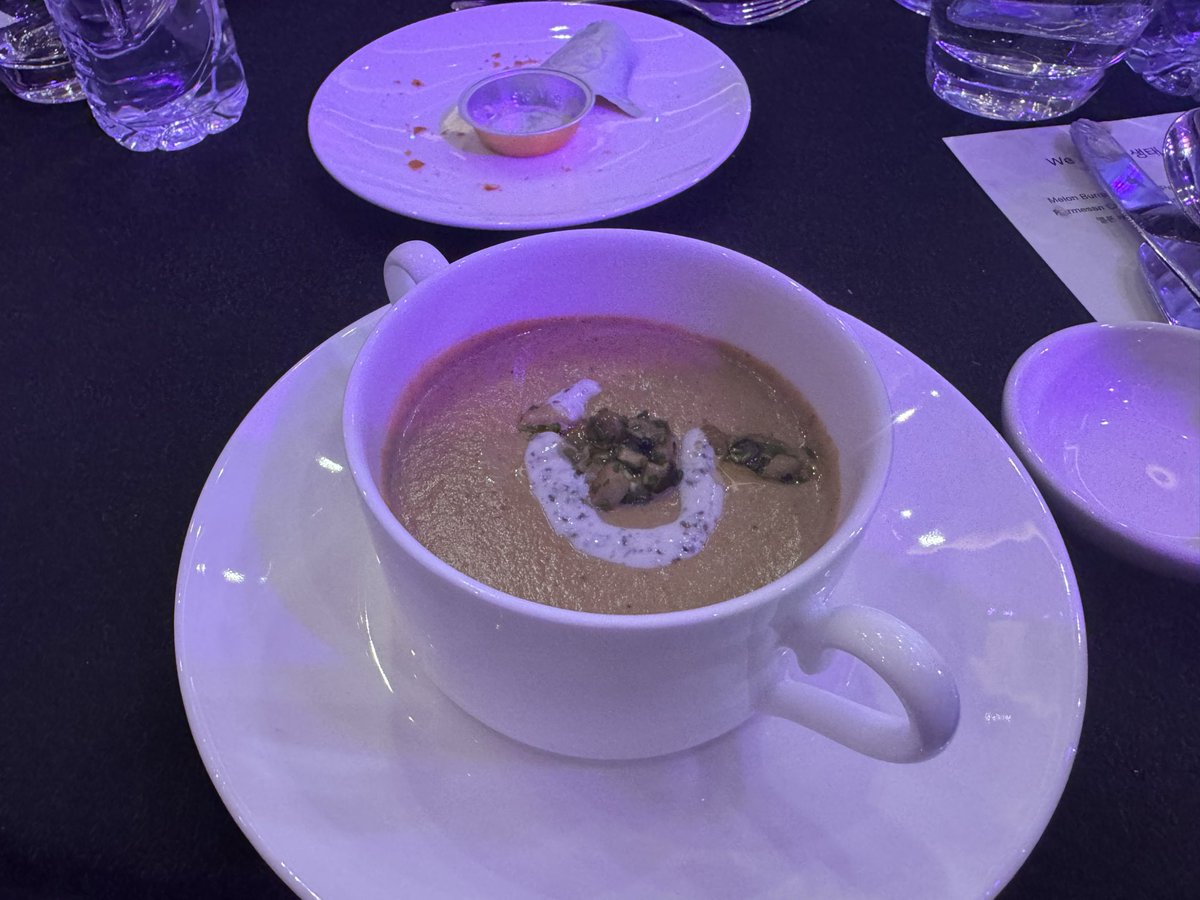 커다란백수 tweet media