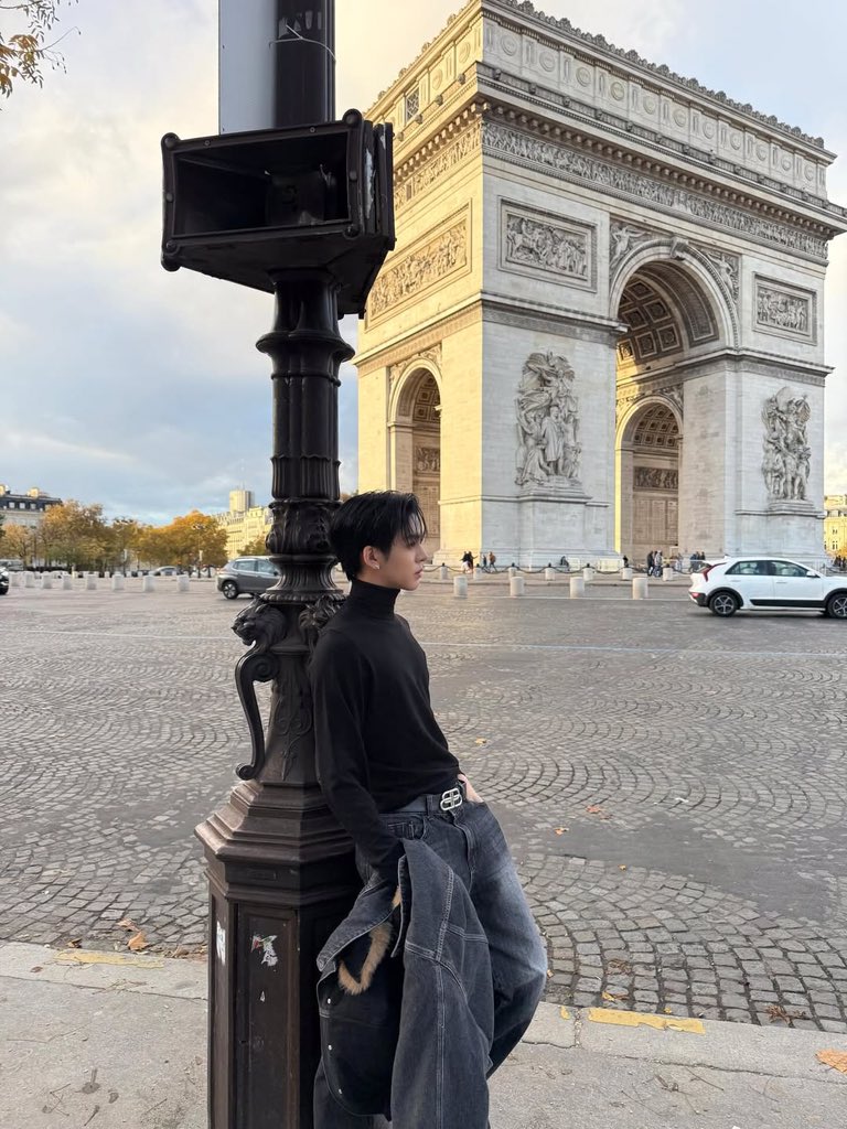 pporspnk's tweet image. ไปส่องเขาให้หน่อย เขาไม่รู้หรอกว่าเราเพื่อนกัน