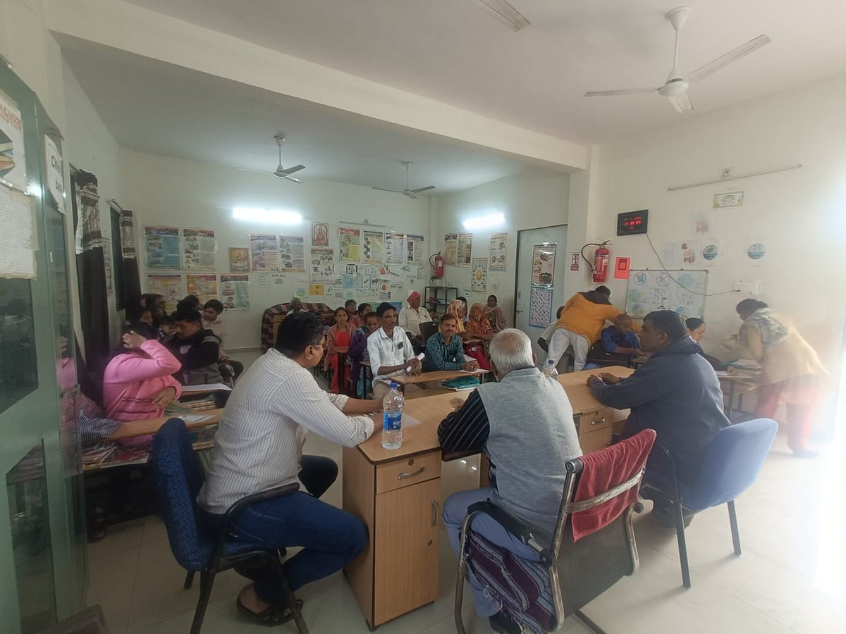 mam_bodeli's tweet photo. આજ રોજ મોરખલા ન.વ.પ્રાથમિક શાળા, બોડેલી ખાતે SIR અંતર્ગત સુનવણી રાખવામાં આવી https://t.co/ar607O6RbG
